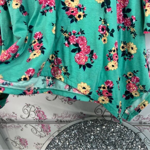 Bobbie Brooks long sleeve asymmetrical hem fairy flowers Teal Floral Blouse - Picture 6 of 14